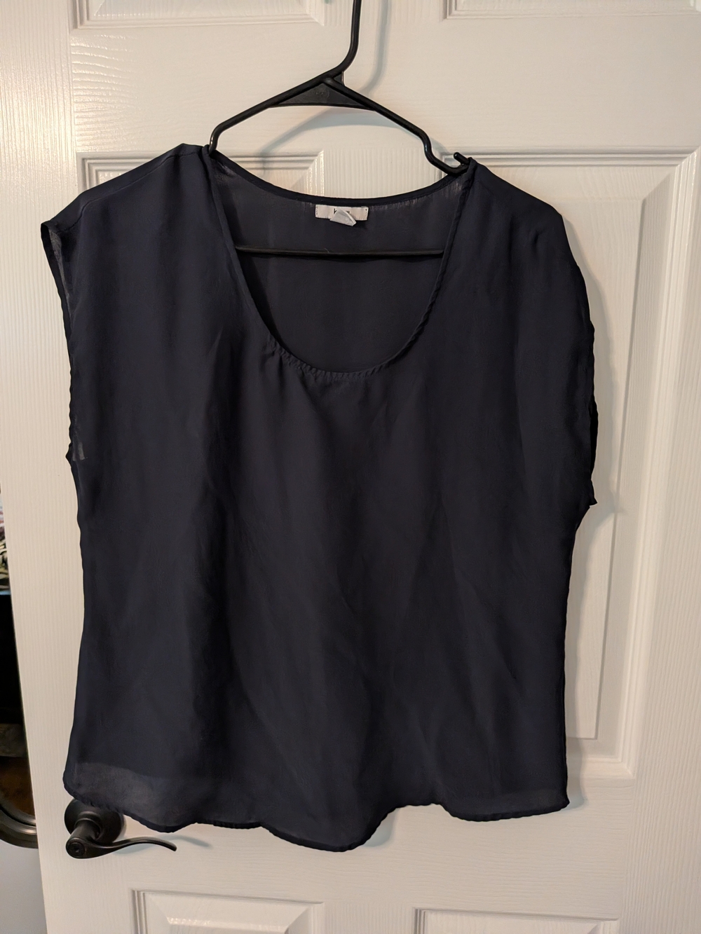 Bar III Navy Sleeveless Scoop Neck Blouse